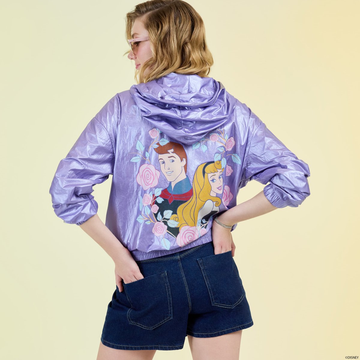 Sleeping Beauty Princess Aurora & Prince Phillip Floral Windbreaker Half-Zip Unisex Hoodie - Figurine Apparel Disney - vue 2