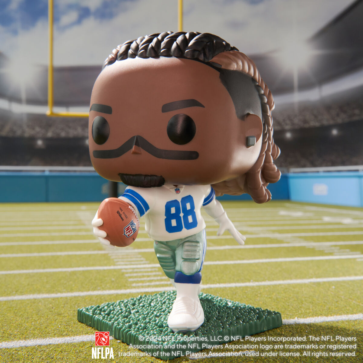 Pop! CeeDee Lamb (Cowboys Home Uniform) - Figurine Pop! NFL - vue 2