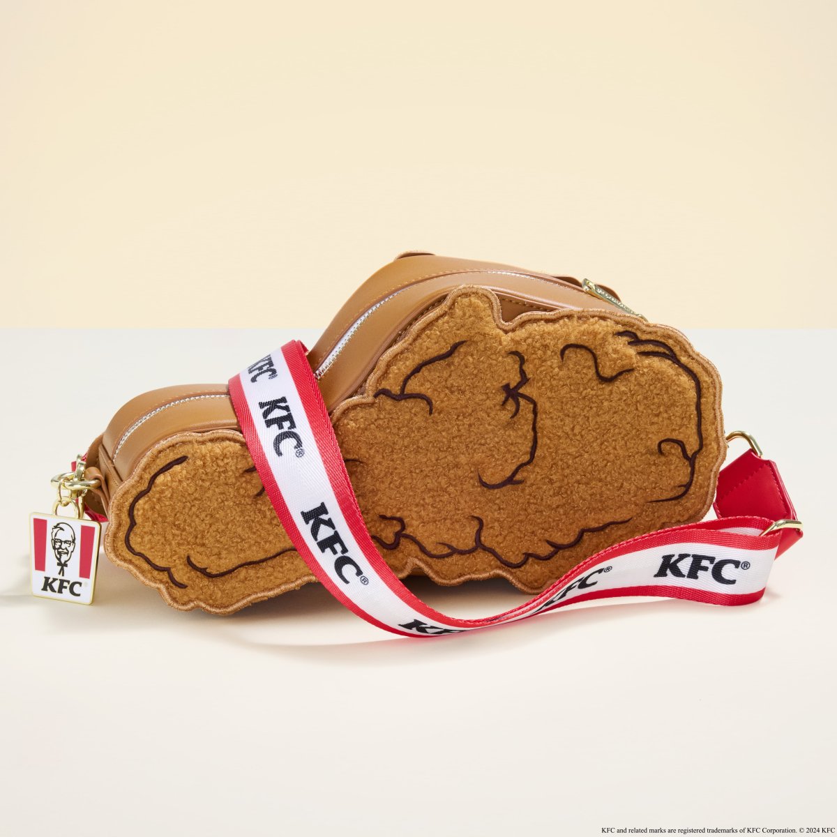 KFC Drumstick Sherpa Crossbody Bag - Figurine Bags KFC - vue 2
