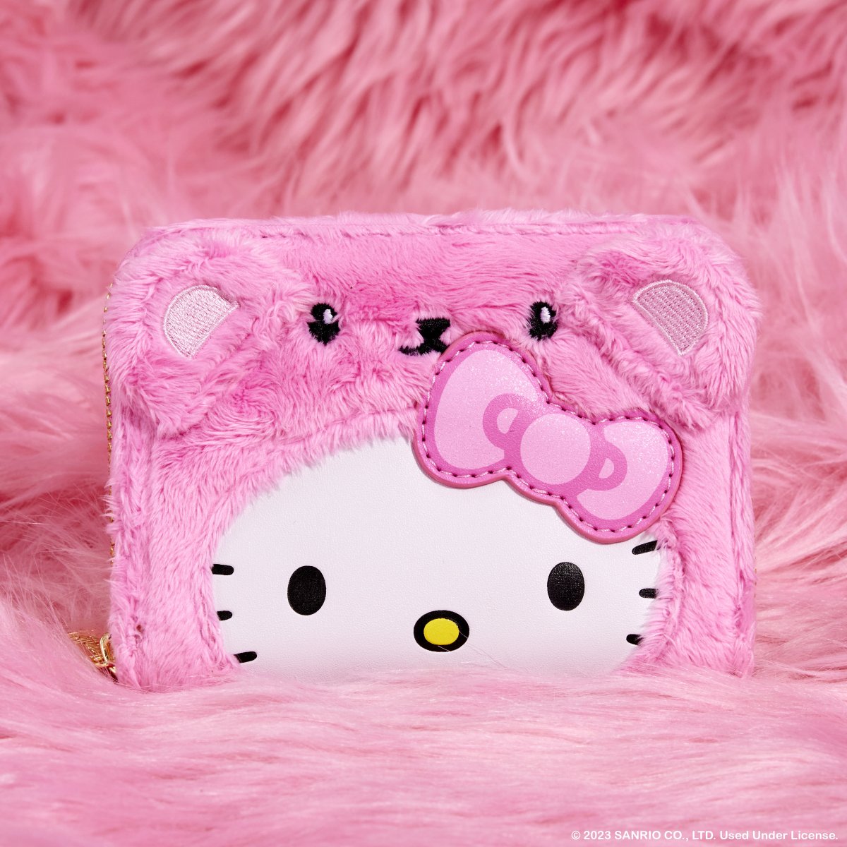Sanrio Exclusive Hello Kitty Teddy Bear Cosplay Plush Zip Around Wallet - Figurine Wallets Sanrio - vue 2