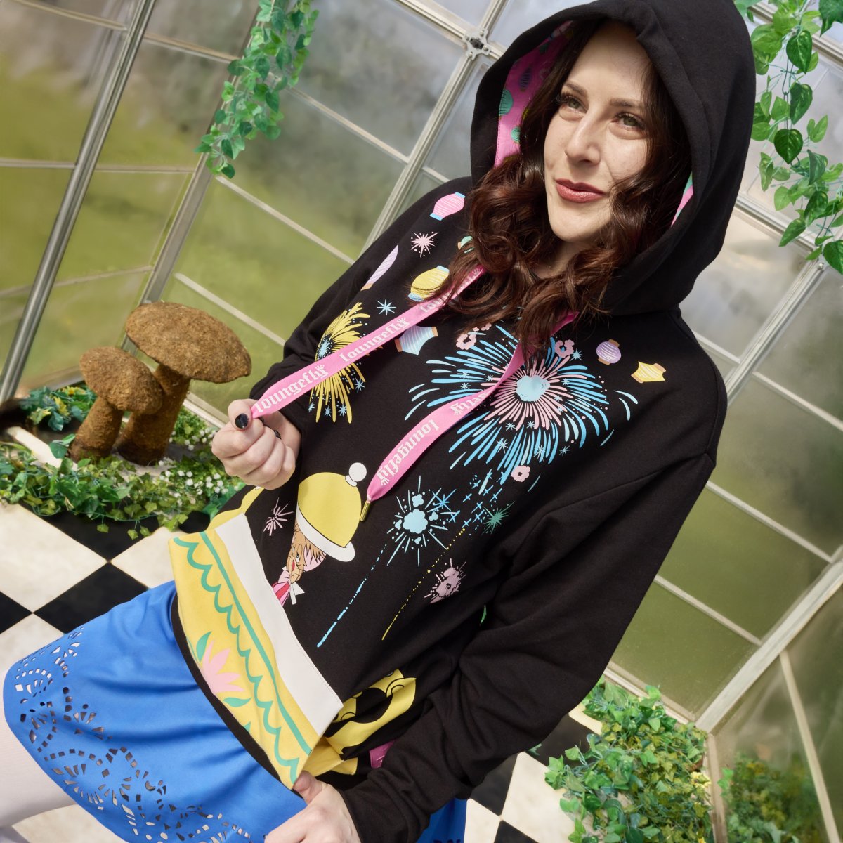 Alice in Wonderland Unbirthday Unisex Hoodie - Figurine Apparel Disney - vue 2
