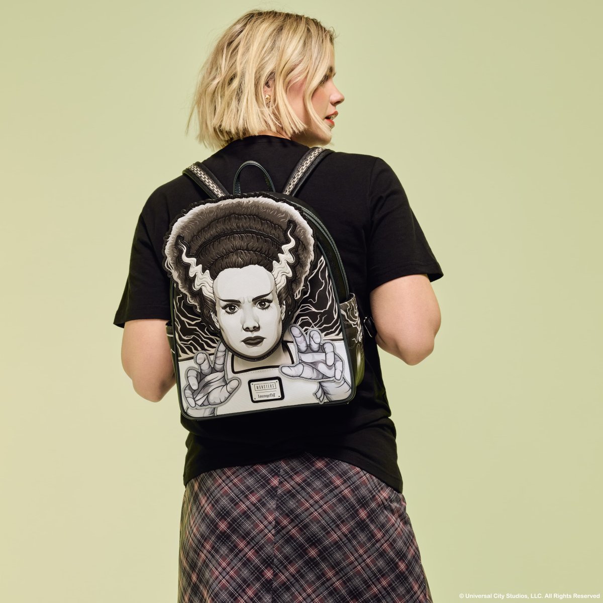 Universal Monsters Exclusive The Bride Of Frankenstein Glow Mini Backpack - Figurine Bags Universal Monsters - vue 2