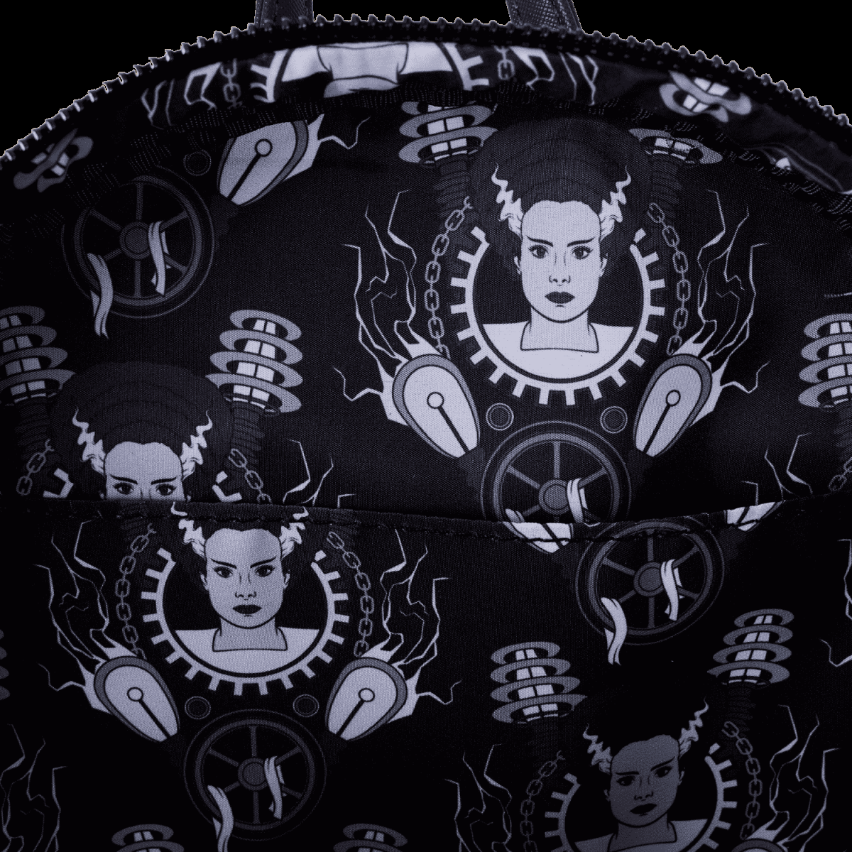 Universal Monsters Exclusive The Bride Of Frankenstein Glow Mini Backpack - Figurine Bags Universal Monsters - vue 7