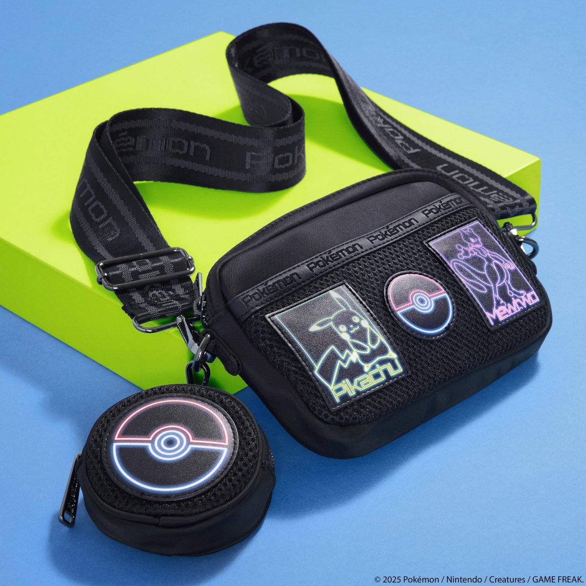 Pokémon Pikachu & Mewtwo Glow Nylon Sling Crossbody Bag with Coin Bag - Figurine Bags Pokémon - vue 2