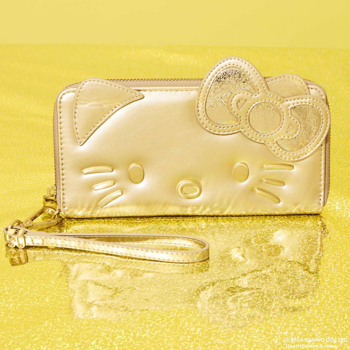 Sanrio Exclusive Hello Kitty 50th Anniversary Gold Wristlet Wallet - Figurine Wallets Sanrio - vue 2