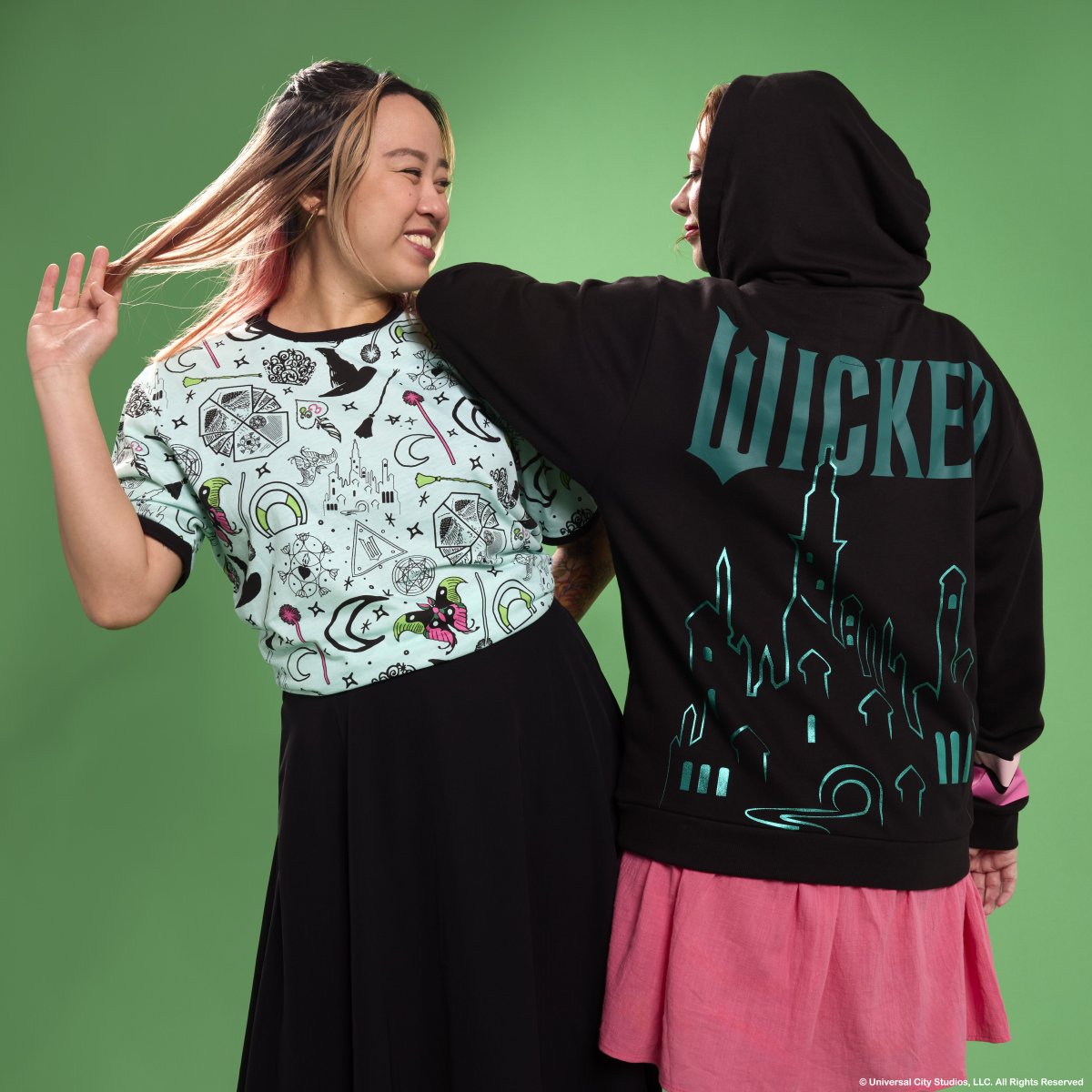 Wicked Elphaba & Glinda Split Unisex Hoodie - Figurine Apparel Wicked - vue 3