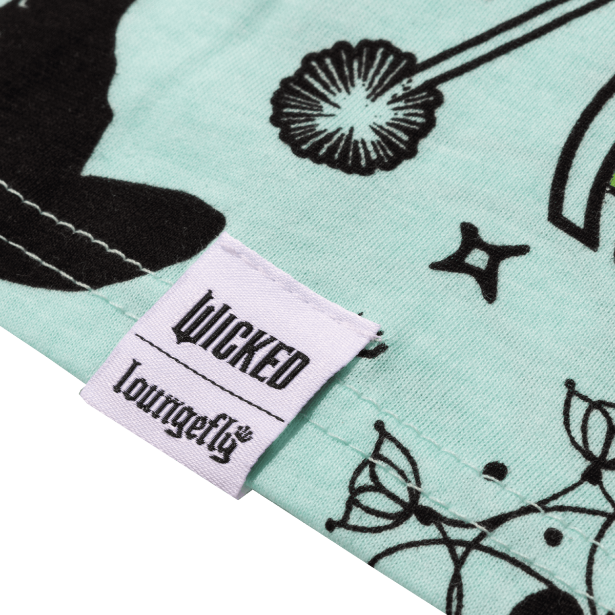 Wicked Elphaba & Glinda All-Over Print Unisex Tee - Figurine Apparel Wicked - vue 6
